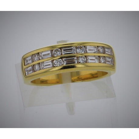Bague Or jaune 18K diamants baguettes et brillants Bague Or jaune 18K diamants baguettes et brillants